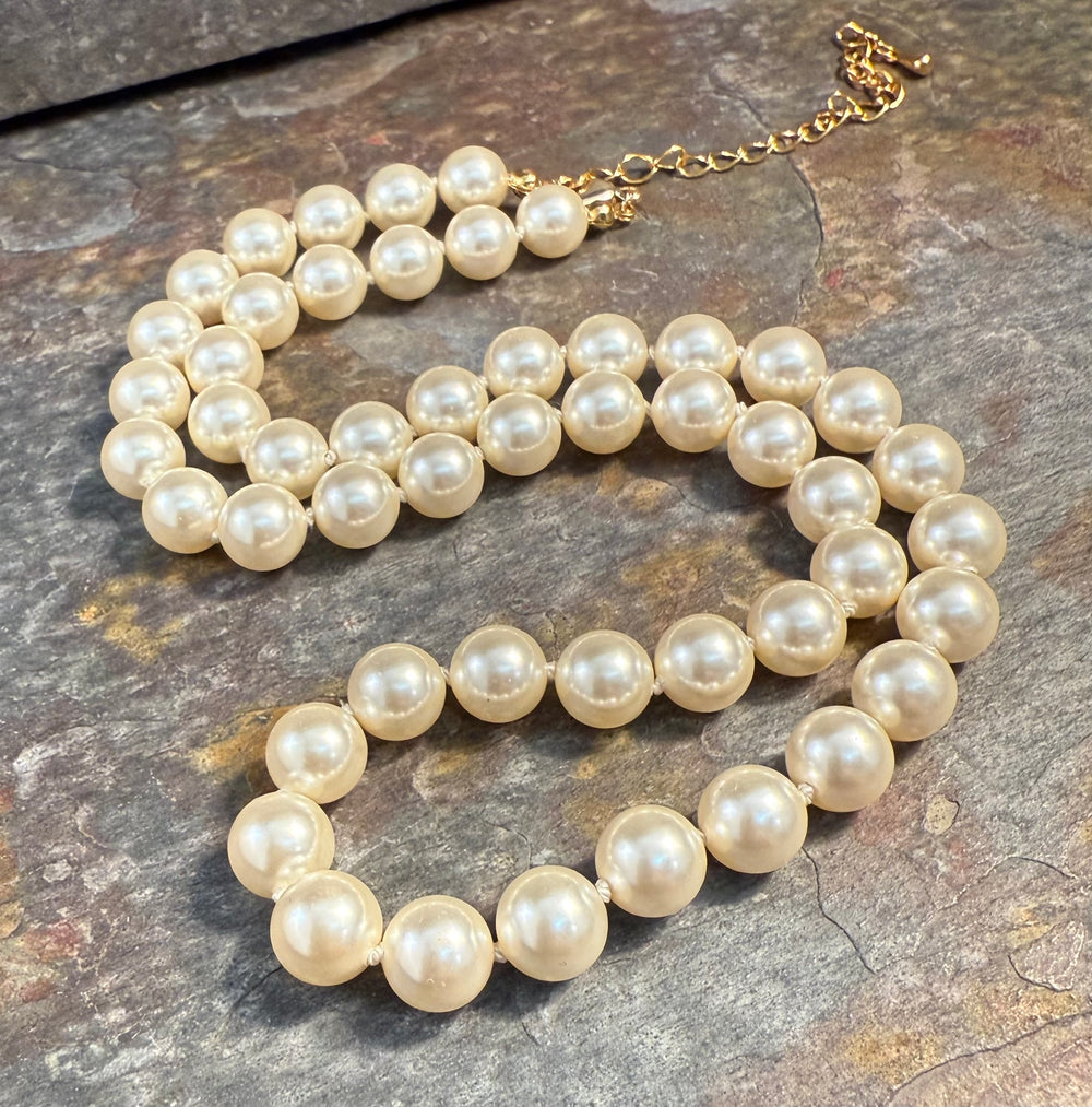 Class: Beginner Pearl Knotting, January 22, 11:30 - 1:30