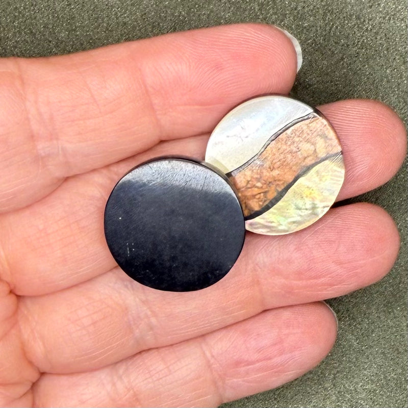 7-01-10 Vintage Philippine Shell Cabochon